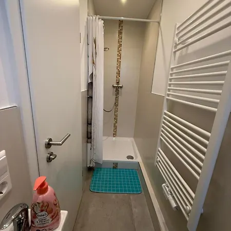 Schoenes Zimmer-4 In Stuttgart-mitte בית אירוח שטוטגרט