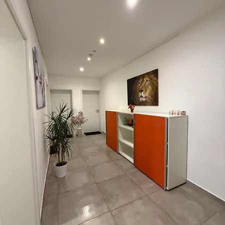 ホームステイ Schoenes Zimmer-4 In Stuttgart-mitte