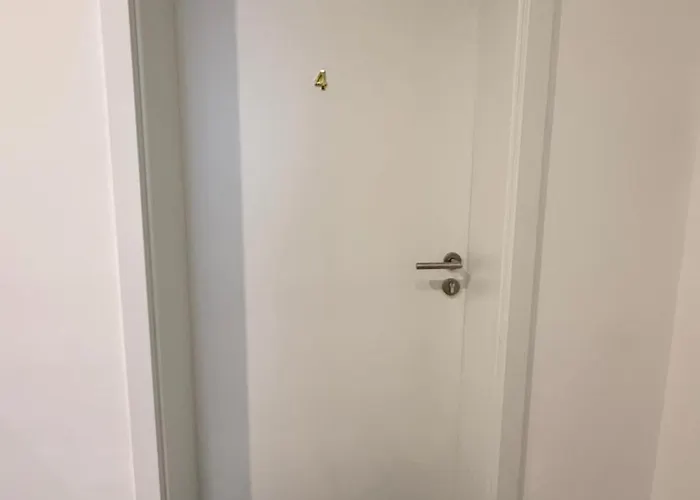 Schoenes Zimmer-4 In Stuttgart-mitte Stuttgart